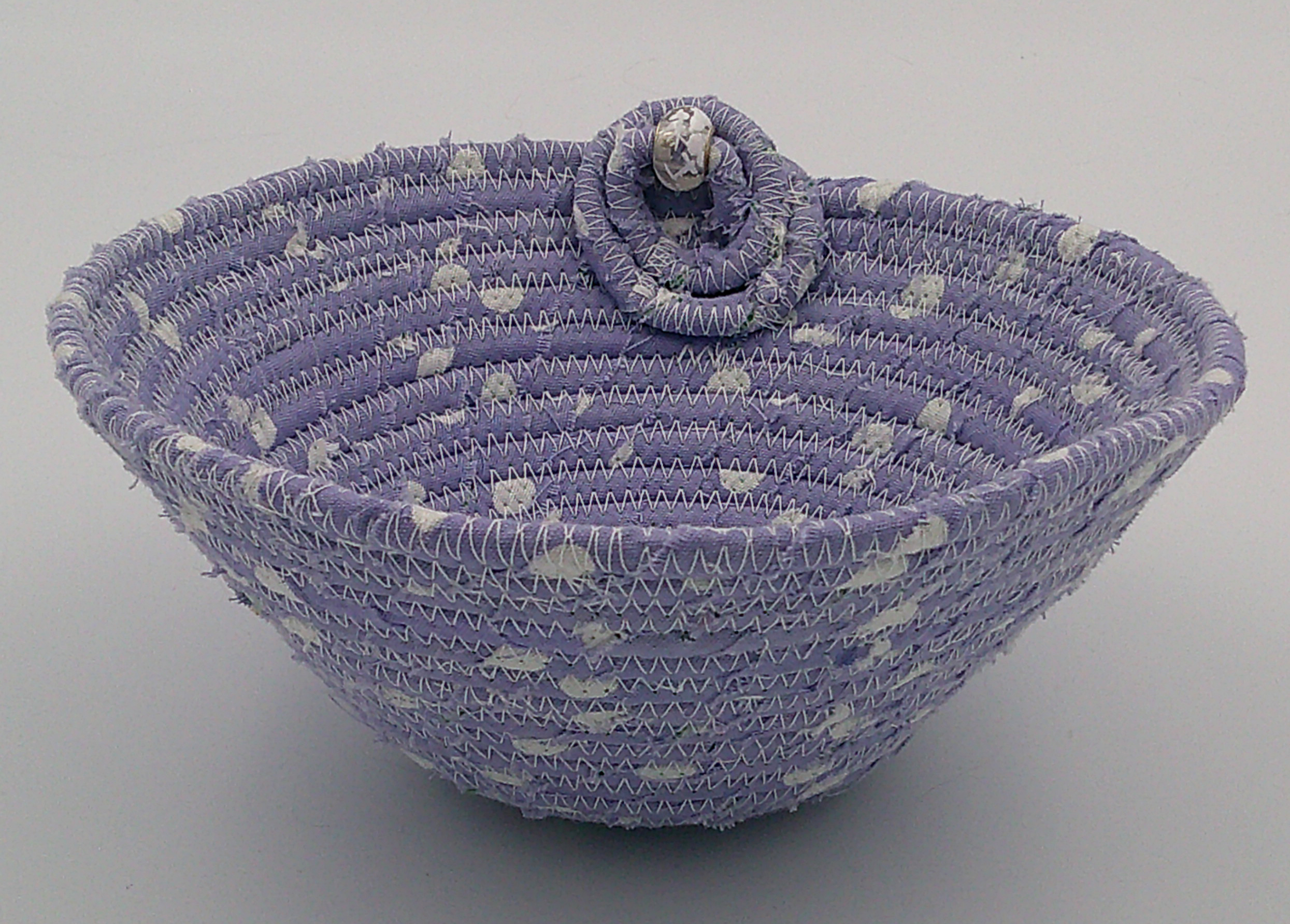 This view shows the shape and inside and outside of the bowl. You can clearly see the circles with the bead. This view shows the shape and inside and outside of the bowl. You can clearly see the circles with the bead.